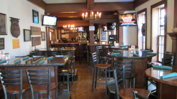 Revere's Wells Street Tavern food