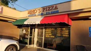 Nico’s Pizza Italian outside