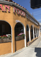 El Tapatio outside