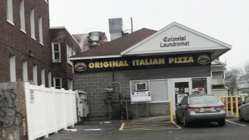 Oip-original Italian Pizza outside