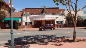 Mi Pueblo Taqueria outside