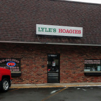 Lyle's Hoagies outside