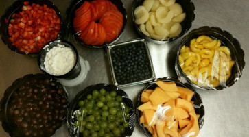 Lee's Family And Dinner Theater food