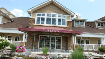 Cafe Labelle outside