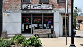 Hot Rods -n-grill outside