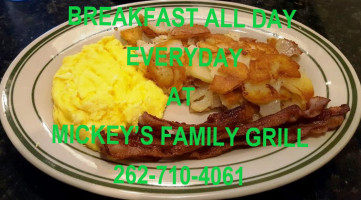 Mickey's Family Grill food