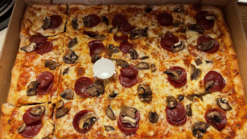 Gregorio's Pizza food