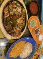 Los Tres Hermanos food