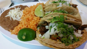 Taqueria La Estrella food