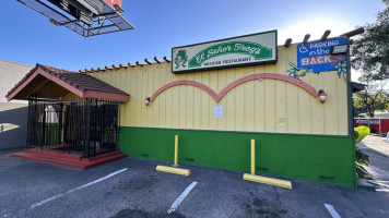 El Señor Frog's outside