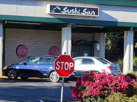 Sushi San outside