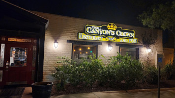 The Canyon's Crown And Pub food