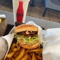 Pete's Burger food