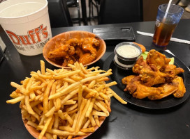 Duff's Famous Wings food