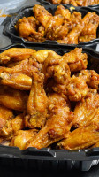 Duff's Famous Wings food