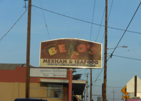 Beto's Mexican Seafood outside