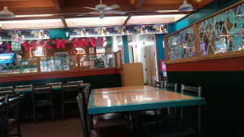 Eddie's Pizza inside