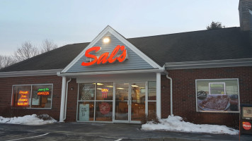 Sal's Pizza food