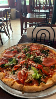 Vito's Gourmet Pizza (plantation) food