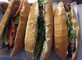 Huong Lan Sandwiches food