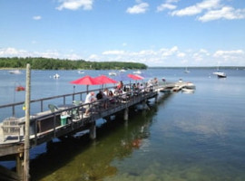 Perry's Lobster Shack outside