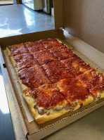 Trio's Pizza food