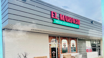 El Mariachi inside