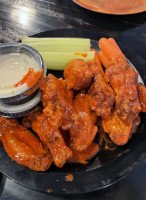 Duff's Famous Wings food