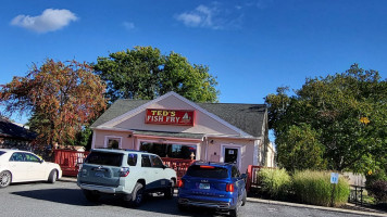 Ted's Fish Fry outside