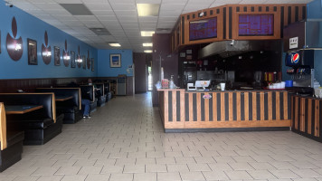 West Ridge Hots inside