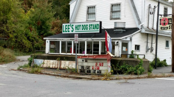 Lee's Hot Dog Stand food