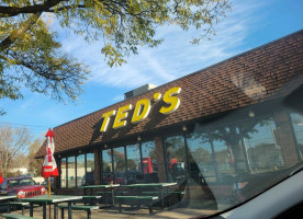 Ted's Hot Dogs inside