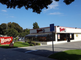 Dairy Queen/orange Julius Treat Ctr outside