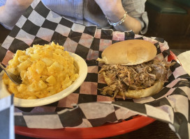 Stoney's Bbq food