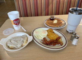 Huddle House food