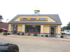 Long John Silver's In Mck outside