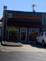 Little Caesars Pizza outside