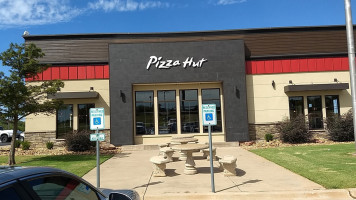 Pizza Hut inside