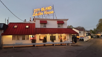 City Island Lobster House outside