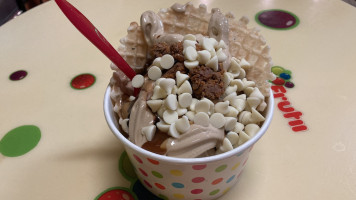 Yofrutii Frozen Yogurt food