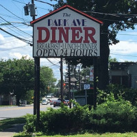 The Park Ave Diner outside