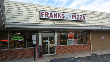 Frank's Pizza Italian outside