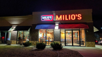 Milio's Sandwiches outside