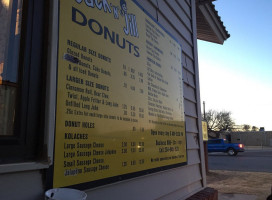 Jack In Jill Donuts outside