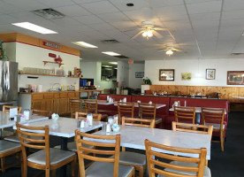 Howie's Jerk Seafood food