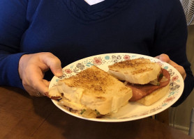 Apple Dumpling Deli Co inside