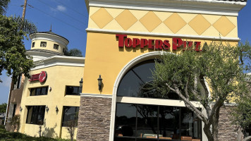 Toppers Pizza Place food