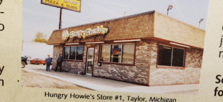 Hungry Howie's Pizza In Dest food