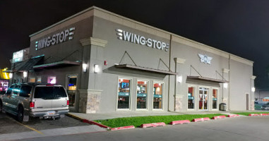 Wingstop In Harl outside