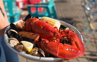 Sam's Chowder House food